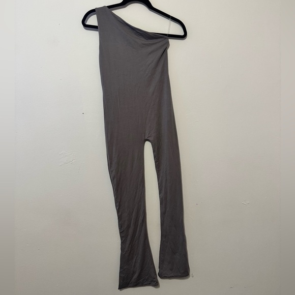 NWT Oh Polly Women's Grey Jumpsuit - Picture 1 of 5